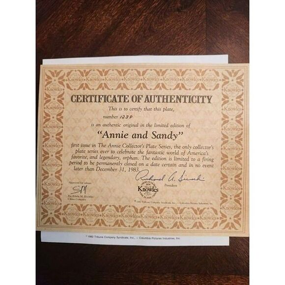 Annie and Sandy 1983 Collectors Plate - Picture 5 of 11